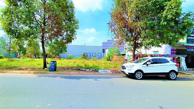 Hình ảnh Tôi Bán 700m2 Đất Bình Dương, Sát KCN Việt-Sing,Dân Cư Đông 1tỷ250 SHR