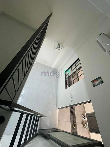 Hình ảnh Phòng Gác lửng + Máy lạnh _ Mới 100% _ Khu Tên Lửa