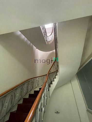 Hình ảnh Mặt tiền Trang Tử Q5 4.2x18 , 5 tấm