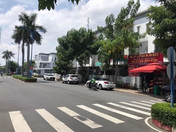 Hình ảnh Đất vàng vuông vức 70M2 Phước Long B - Hẻm xe hơi tận cửa. Nhỉnh 4 tỷ