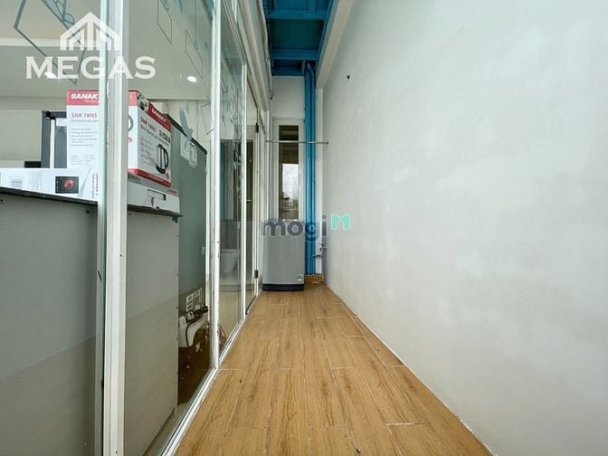 Hình ảnh CHDV ngay các trường đại học HUTECH UEF HỒNG BÀNG
