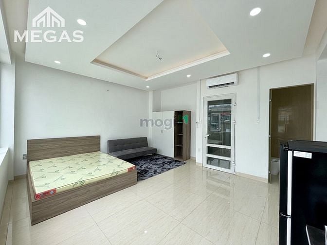 Hình ảnh CHDV ngay các trường đại học HUTECH UEF HỒNG BÀNG