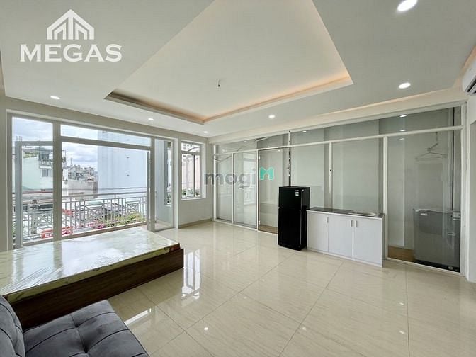 Hình ảnh CHDV ngay các trường đại học HUTECH UEF HỒNG BÀNG