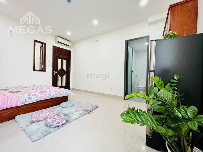 Hình ảnh Cho Thuê CHDV Ban Công, 40m2 Ngay Đại Học Kinh Tế