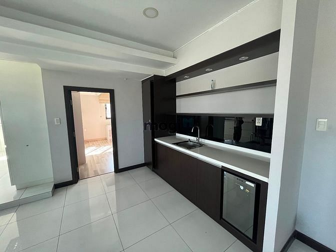 Hình ảnh Bán Căn Hộ H3 Hoàng Diệu 150m2 2pn 2wc
