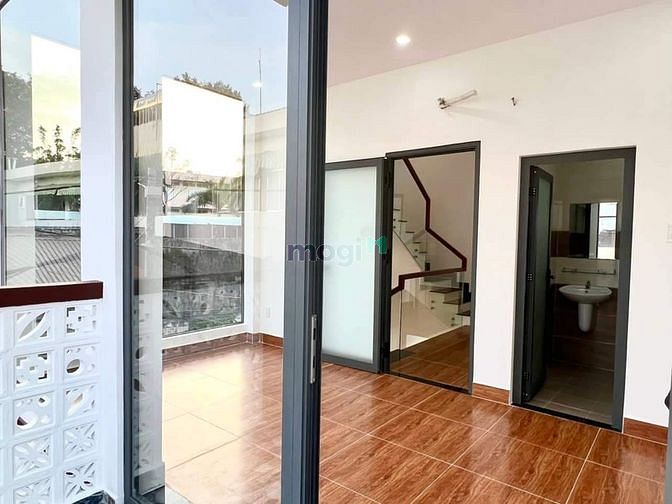 Hình ảnh Giảm 300tr , bán nhà gần Vincom Thủ Đức , 65 m2 , 3 lầu