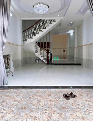 Hình ảnh NHÀ CAO ĐẠT P1 Q5 Chỉ 1 tỷ 830 Hẻm Xe Hơi 6m