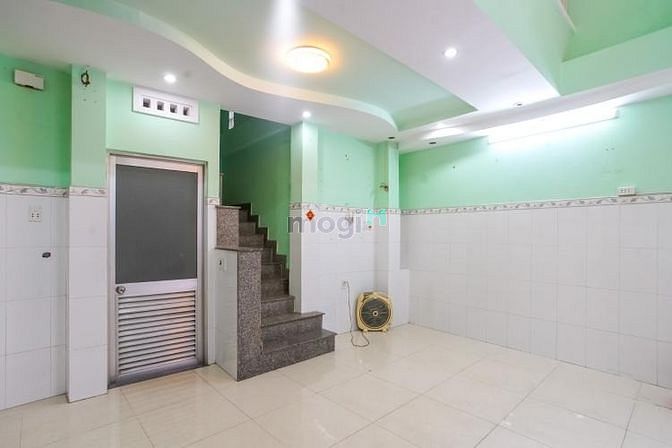 Hình ảnh Bán nhà Đoàn Văn Bơ để trả viện phí giúp em trai môt tim