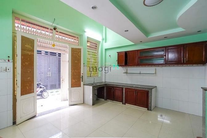 Hình ảnh Bán nhà Đoàn Văn Bơ để trả viện phí giúp em trai môt tim