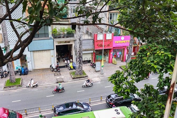 Hình ảnh DUPLEX - BAN CÔNG mặt tiền Quận 1