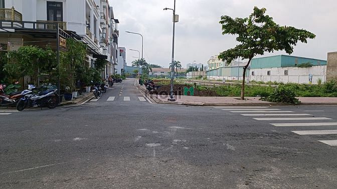 Hình ảnh Bán đất thổ cư HẼM TÂY LÂN cách chợ 2 phút đi bộ, chính chủ sổ hồng