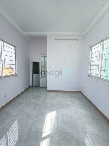 Hình ảnh Bán nhà đường Cách Mạng Tháng 8 4 tầng BTCT 3PN