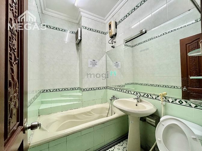 Hình ảnh CHDV ngay Trung tâm quận 1 gần Cầu Ông Lãnh