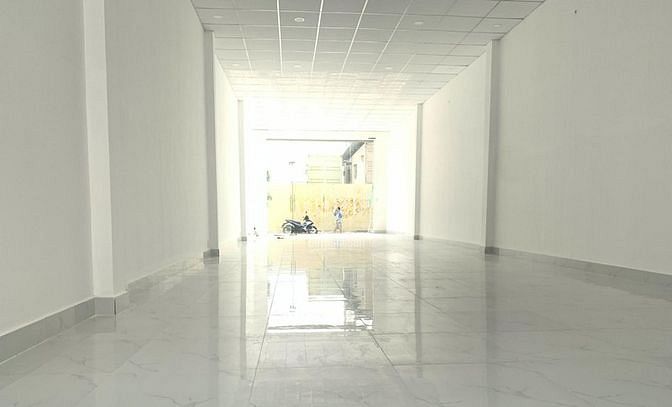 Hình ảnh Cho thuê Mặt tiền Cộng Hòa trống suốt, mới, đẹp
