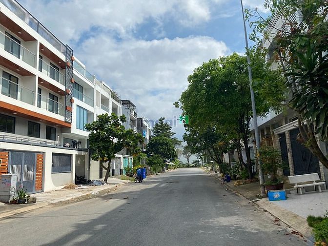 Hình ảnh Đất đường 12m Đặng Thùy Trâm Gần ĐH Văn Lang CS3