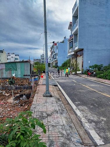 Hình ảnh tôi có lô đất 63m2 Q.Bình Tân gần Chợ, gần Trường cần bán