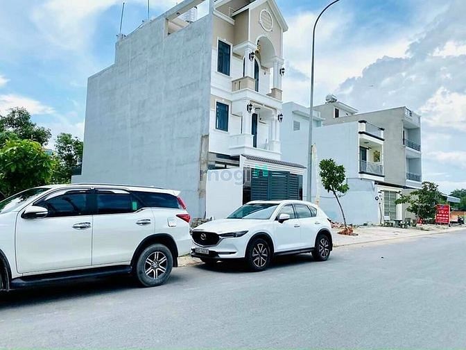 Hình ảnh Bán lô đất 52m2 - cách Trường song ngữ quốc tế Hoàng Gia chỉ 900m.