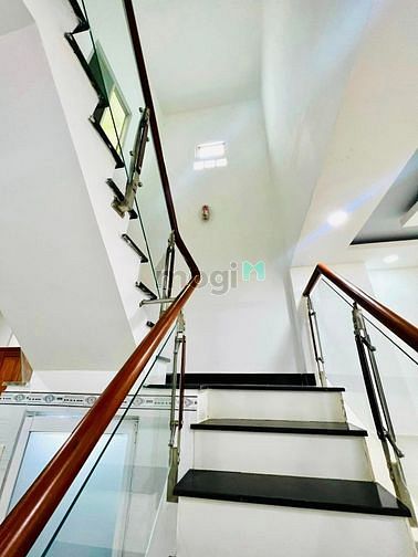Hình ảnh Nhà 5 Tầng BTCT HXH Lam Sơn P6 Bình Thạnh