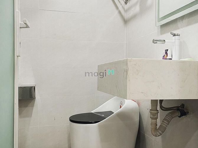 Hình ảnh CH Studio cửa sổ lớn đường Đề Thám khu vực Q1