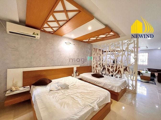 Hình ảnh CHDV Full NT gỗ mới 100%, bếp riêng, có phòng khách tại Lê Lai Q1