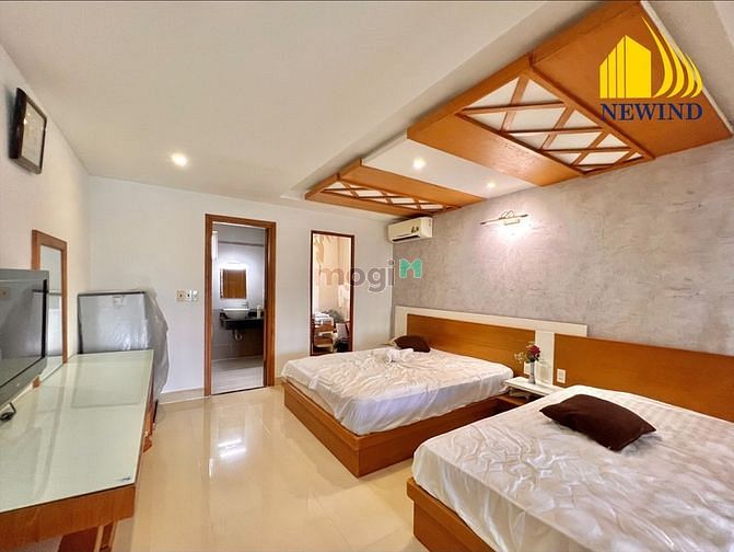 Hình ảnh CHDV Full NT gỗ mới 100%, bếp riêng, có phòng khách tại Lê Lai Q1