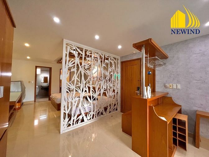 Hình ảnh CHDV Full NT gỗ mới 100%, bếp riêng, có phòng khách tại Lê Lai Q1
