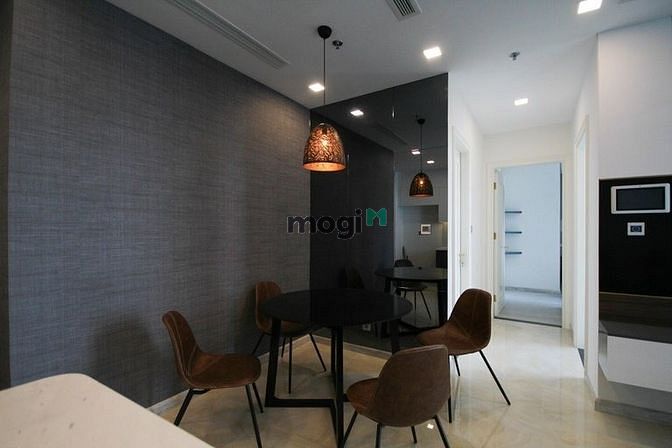Hình ảnh 2PN Vinhome Golden River tầng cao, view đẹp