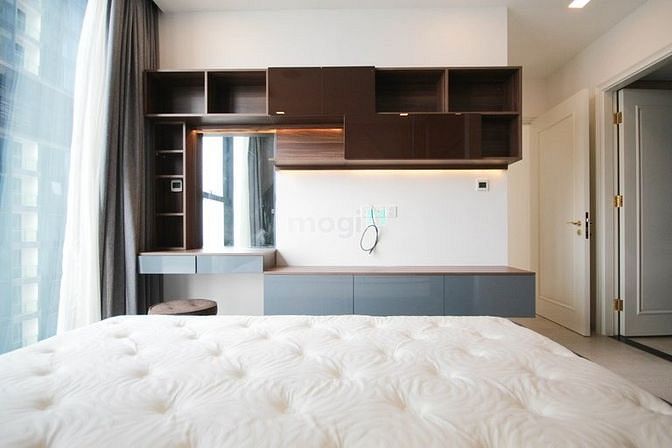 Hình ảnh 2PN Vinhome Golden River tầng cao, view đẹp