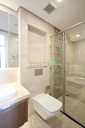 Hình ảnh 2PN Vinhome Golden River tầng cao, view đẹp