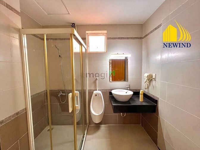 Hình ảnh CHDV Full NT gỗ mới 100%, bếp riêng, có phòng khách tại Lê Lai Q1