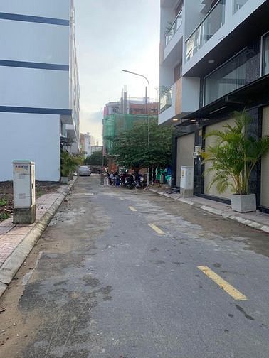 Hình ảnh Hẻm xe hơi lạc long quân , hẻm 5M thông , nhà mới