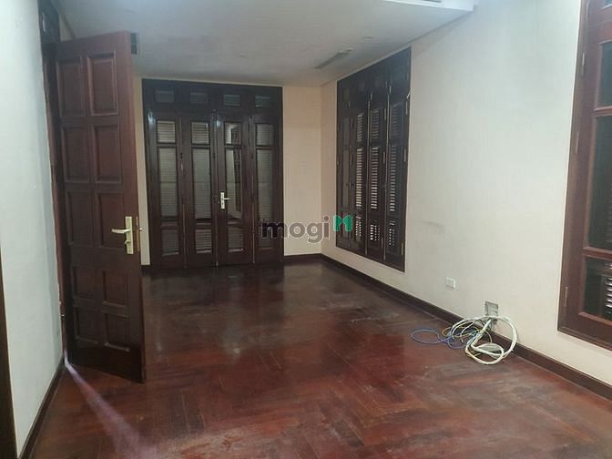 Hình ảnh Cho thuê biệt thư 200m2, 4 tầng, 1 hầm, Trung Hòa, Cầu Giấy