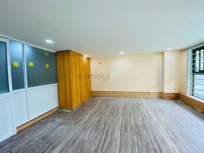 Hình ảnh Phòng trống siêu rộng giá hạt dẻ