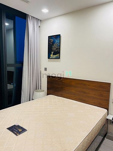 Hình ảnh 2PN Vinhomes Golden River full nội thất cao cấp, tầng cao