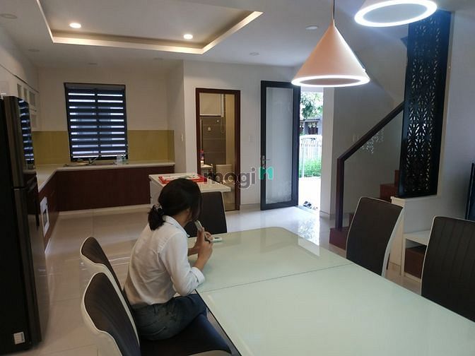 Hình ảnh Cho thuê Biệt thự Sân vườn ngay Lakeview Quận 2 18tr 350m2