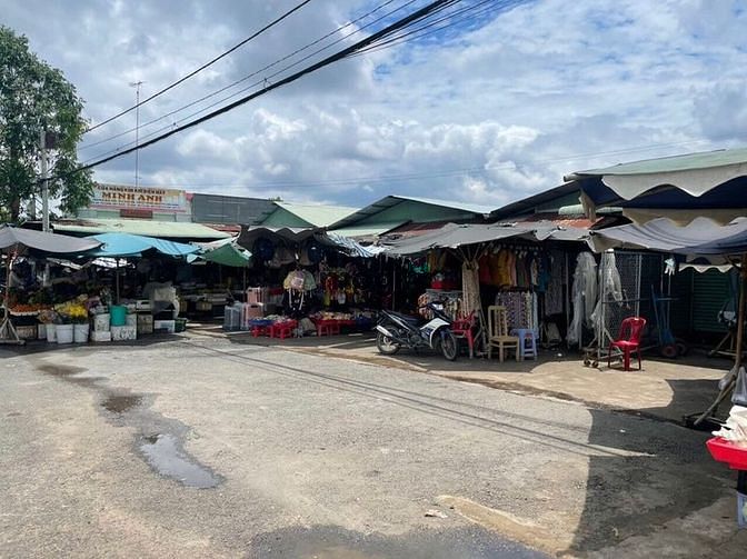 Hình ảnh Em có 10 nền đất gần khu Dân cư Xuyên á đất sổ công chứng liền thổ cư