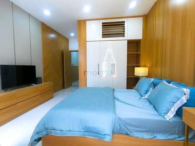 Hình ảnh Chị Lan thua cổ phiếu cần tiền bán gấp