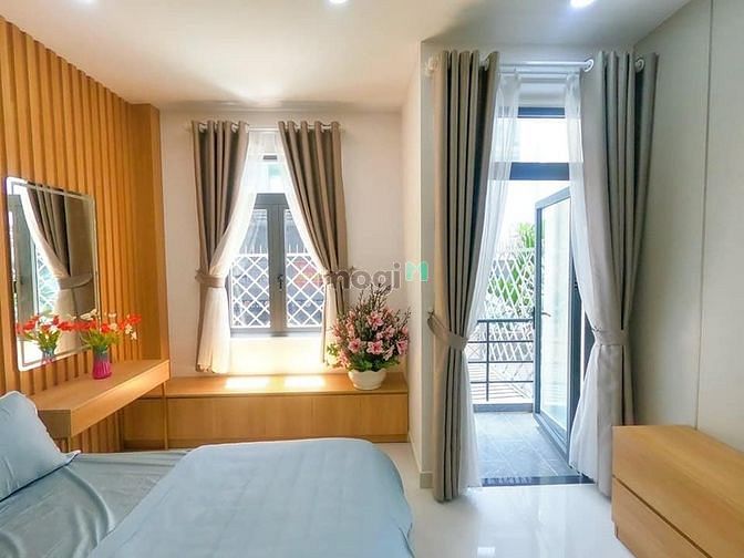 Hình ảnh Chị Lan thua cổ phiếu cần tiền bán gấp