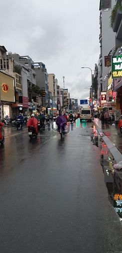 Hình ảnh Nguyên căn MT Hai Bà Trưng, 440m2. 100tr/tháng.