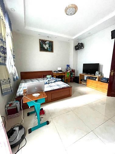 Hình ảnh Cho Thuê Nhà phố Mặt Tiền Đường Lớn