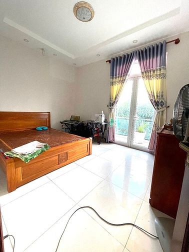 Hình ảnh Cho Thuê Nhà phố Mặt Tiền Đường Lớn