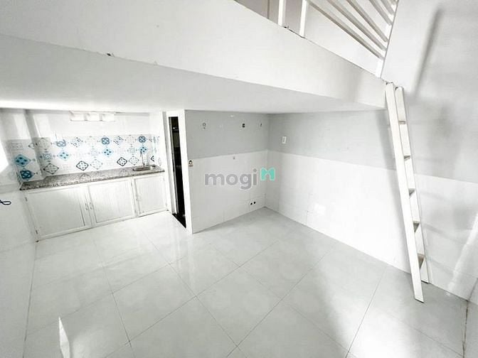 Hình ảnh Phòng trọ có gác có cửa sổ- gần ETOWN Cộng Hòa-Tân Bình