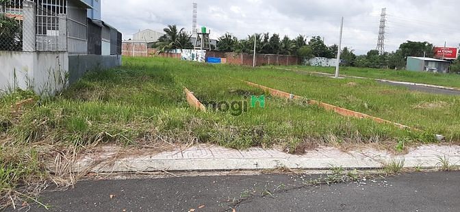 Hình ảnh Bán đất nền lô 2 mặt tiền Quốc Lộ 50 đã có Sổ Hồng