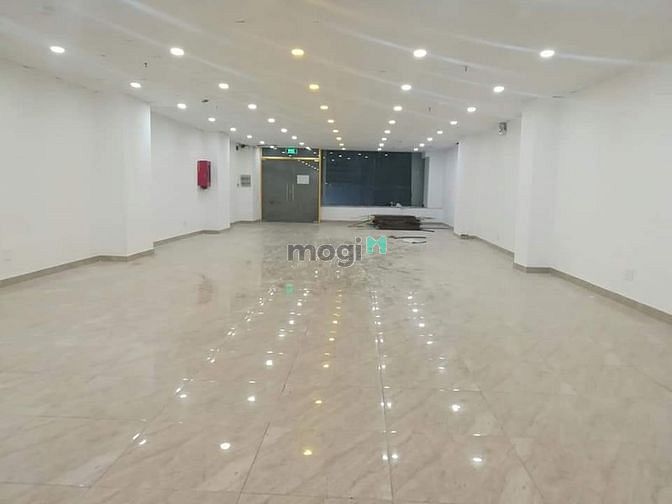 Hình ảnh Cho thuê nhà mới 366A Võ Văn Tần đoạn 2 chiều gần Cao Thắng, Quận 3.