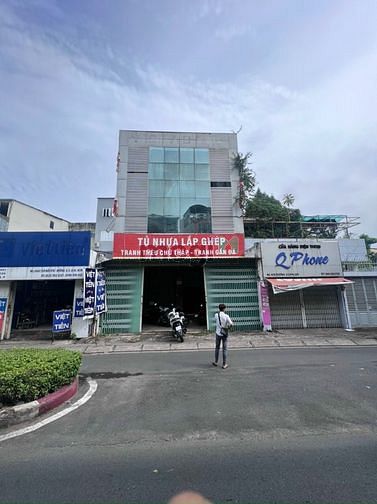 Hình ảnh MT Đường Ba Tháng Hai, 8m x 20m. Trệt 2 lầu. 80tr