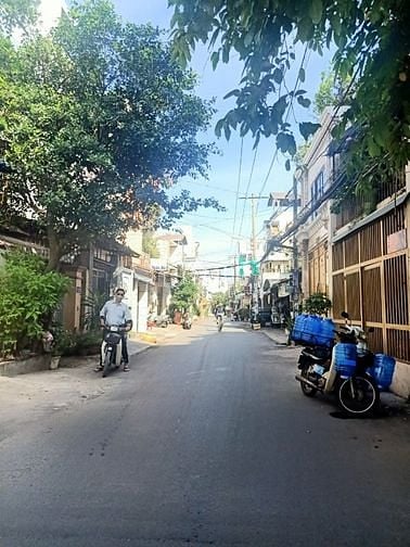 Hình ảnh Bán lô đất 6,5m x 28m đường Nguyễn Thái Sơn. Giá 16 tỷ TL