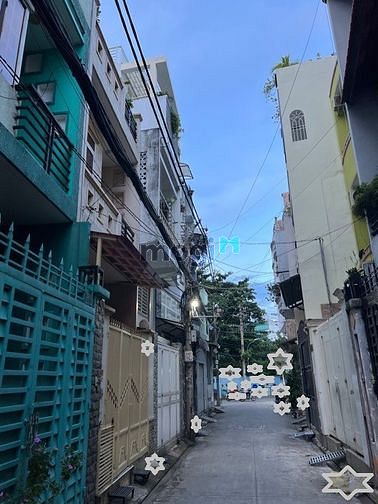 Hình ảnh Hẽm xe hơi, gần chợ Tân Bình, mua vào ở luôn