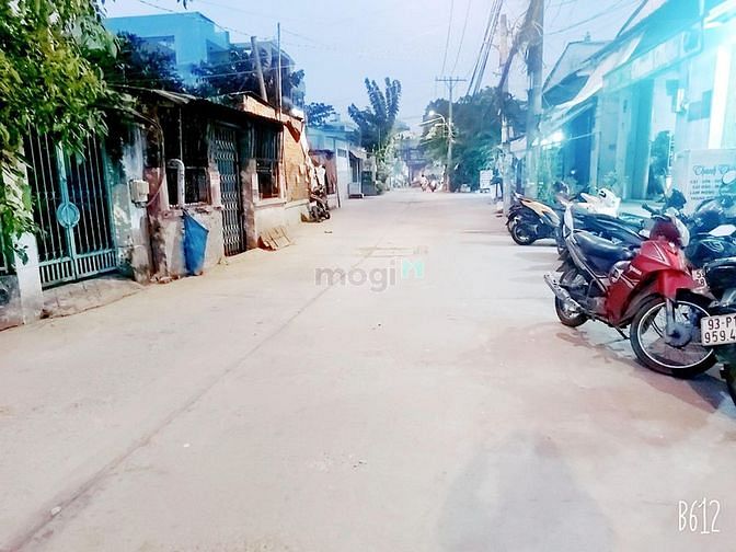 Hình ảnh Nhà mới sát mặt tiền Chiến Lược Bình Trị Đông Bình Tân, HXH