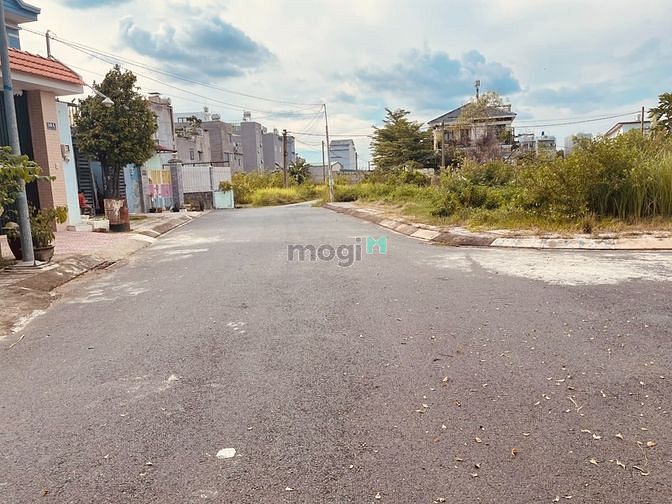Hình ảnh Cần bán 3 nền đất vị trí đẹp, giá tốt thuộc dự án Đông Dương, Q9
