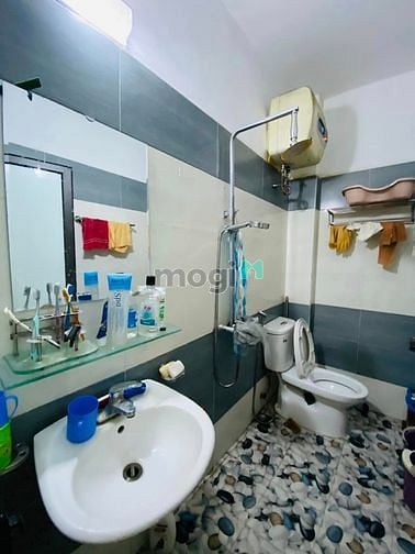 Hình ảnh Chưa đến 4 tỷ, nhà Văn Điển,50m,mt rộng, oto tránh gần, LH ngay 097xxx